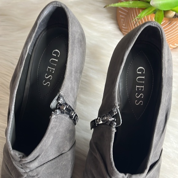 guess • side zip peep toe rouched bootie heels - Picture 9 of 13